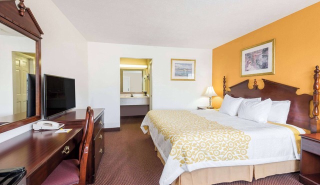 Days Inn by Wyndham Amherst