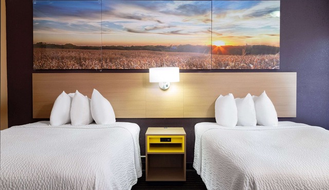 Days Inn by Wyndham Anderson IN