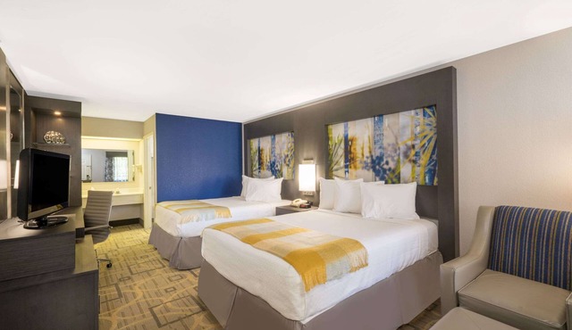 Days Inn by Wyndham Asheville Downtown North