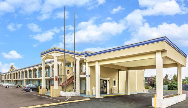 Days Inn by Wyndham Ashland