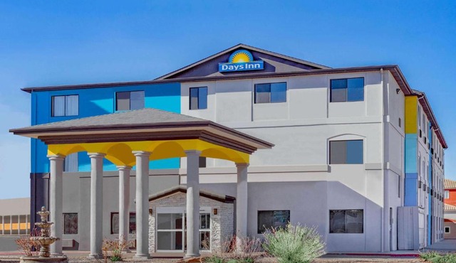 Days Inn by Wyndham Bernalillo