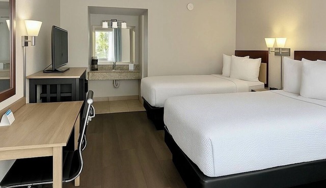 Days Inn by Wyndham Bradenton I-75