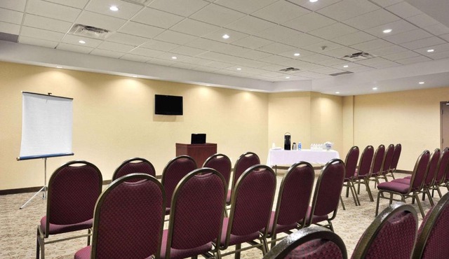 Days Inn by Wyndham Brampton