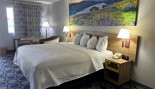 Days Inn by Wyndham Byron