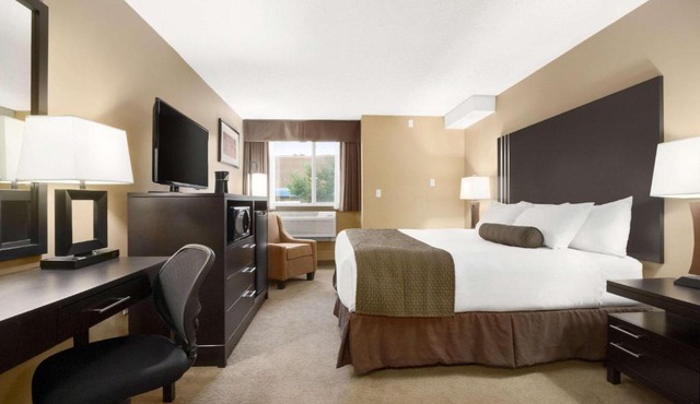 Days Inn by Wyndham Calgary Northwest