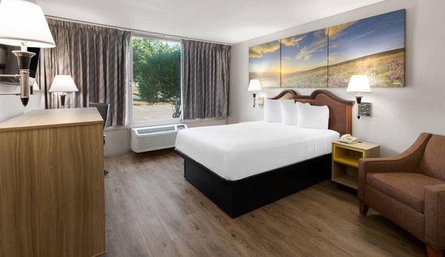 Days Inn by Wyndham Cambridge