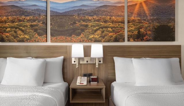 Days Inn by Wyndham Canton