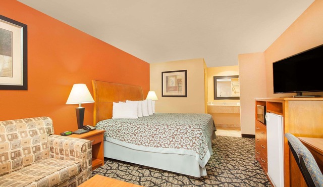 Days Inn by Wyndham Centerville