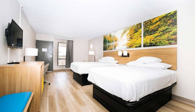 Days Inn by Wyndham Cincinnati East