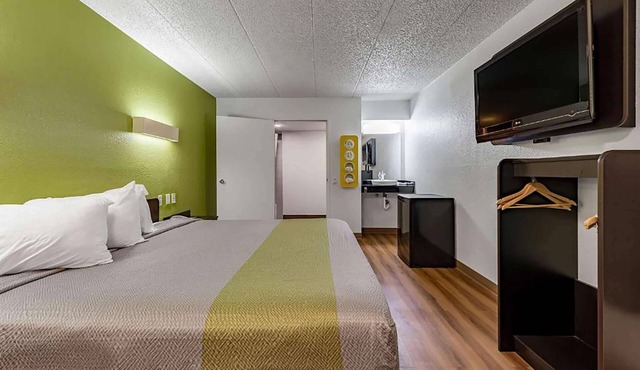 Days Inn by Wyndham Cincinnati I-71