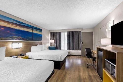 Days Inn by Wyndham Clayton
