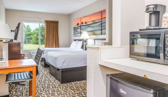 Days Inn by Wyndham Coliseum Montgomery AL