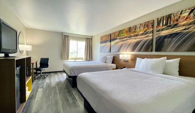 Days Inn by Wyndham Columbus IN