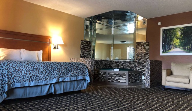 Days Inn by Wyndham Columbus