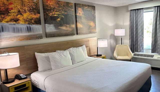 Days Inn by Wyndham Columbia NE Fort Jackson
