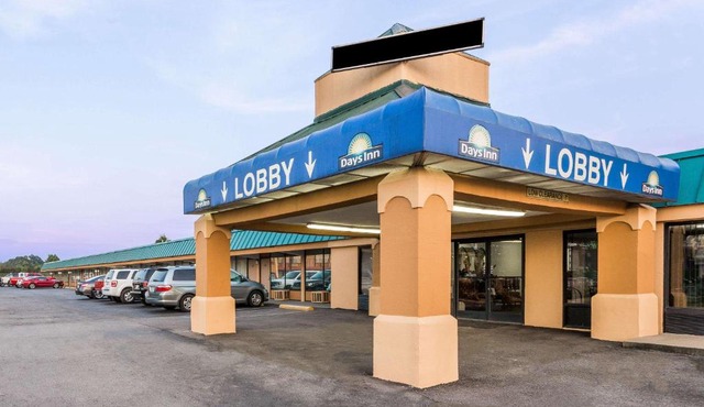 Days Inn by Wyndham Dickson