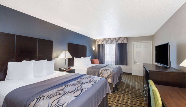 Days Inn by Wyndham Ennis
