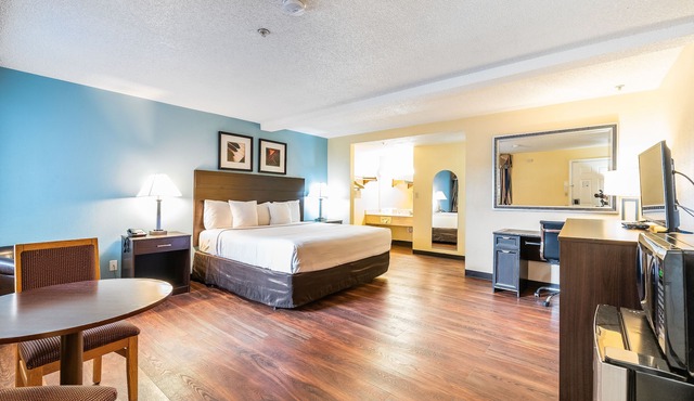 Days Inn by Wyndham Federal Way