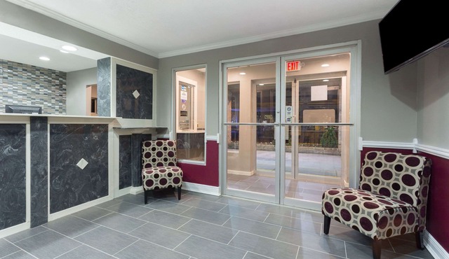 Days Inn by Wyndham Forest