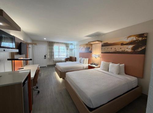 Days Inn by Wyndham Granbury