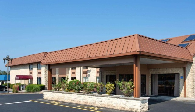 Days Inn by Wyndham Hillsborough