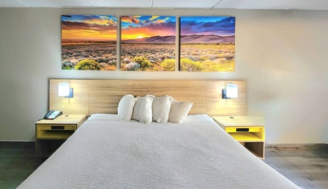 Days Inn by Wyndham Houston