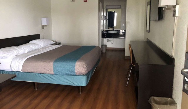 Days Inn by Wyndham Indianapolis South