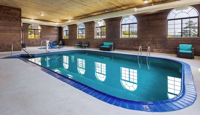 Days Inn by Wyndham Iron Mountain