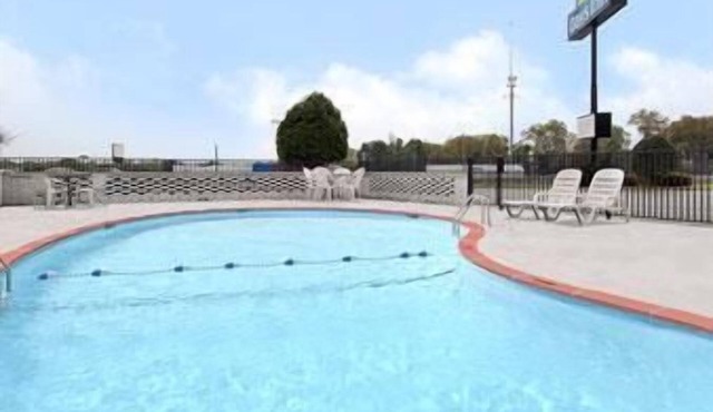 Days Inn by Wyndham Jacksonville