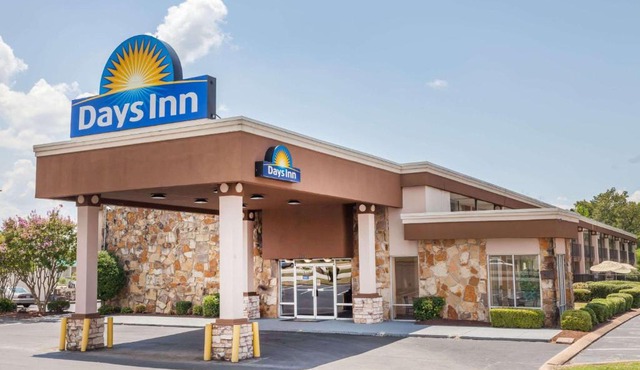 Days Inn by Wyndham Jackson