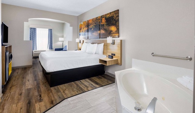 Days Inn by Wyndham Jackson