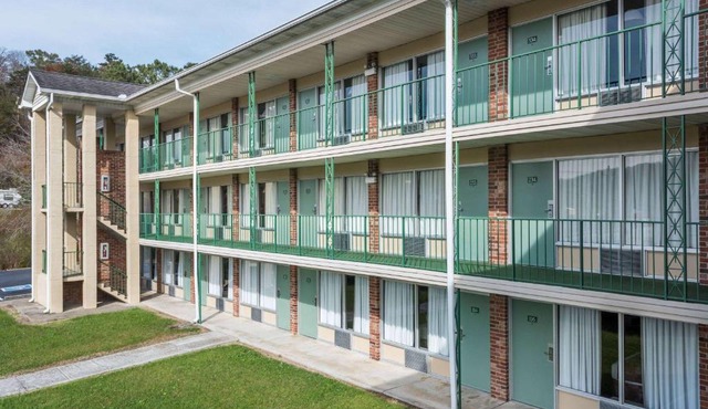 Days Inn by Wyndham Jellico - Tennessee State Line