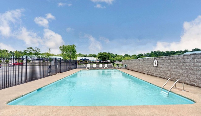 Days Inn by Wyndham Joelton/Nashville