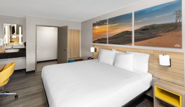 Days Inn by Wyndham Kansas City Northeast