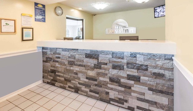 Days Inn by Wyndham Kent - Akron