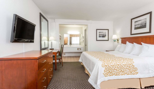 Days Inn by Wyndham Kimball