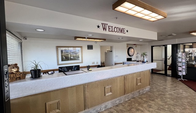 Days Inn by Wyndham Lake Point