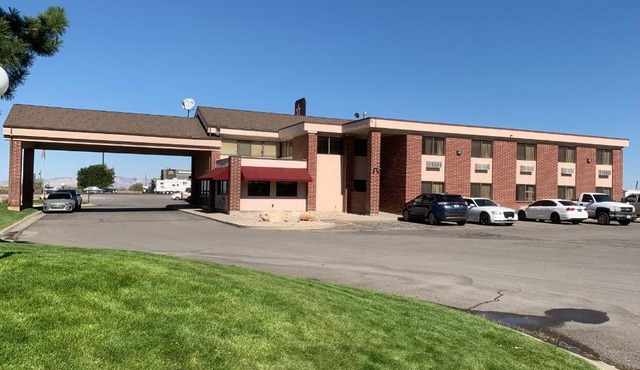 Days Inn by Wyndham Lake Point