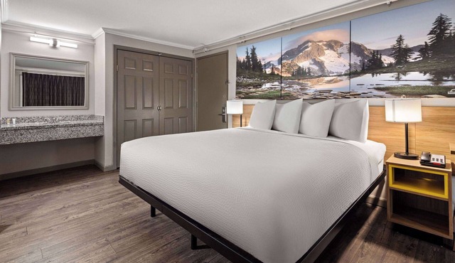 Days Inn by Wyndham Lakewood South Tacoma