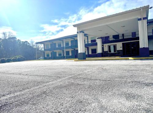 Days Inn by Wyndham Lavonia