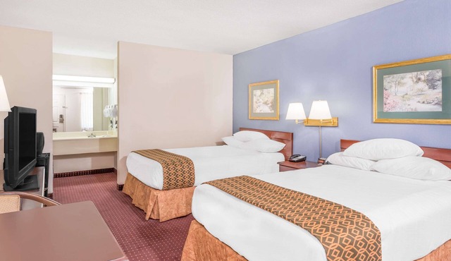Days Inn by Wyndham Lavonia