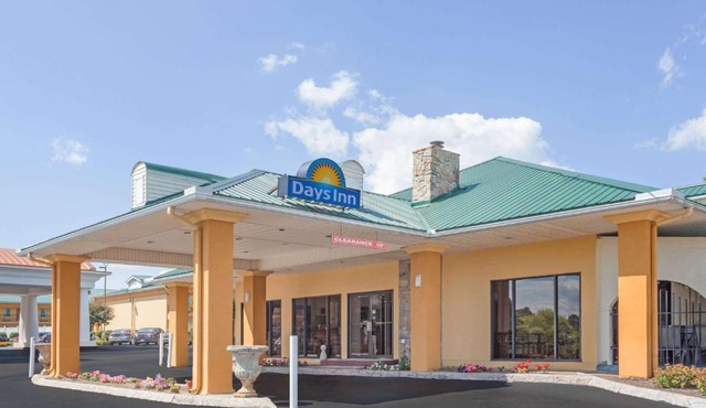 Days Inn by Wyndham Lenoir City
