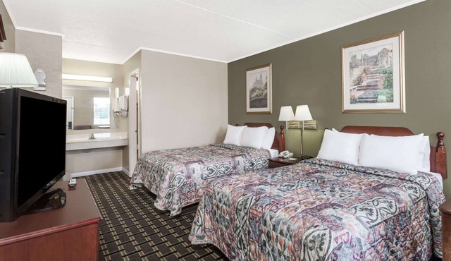 Days Inn by Wyndham Lenoir City