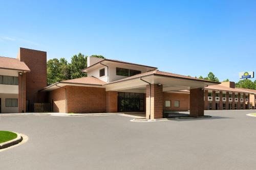 Days Inn by Wyndham Lexington