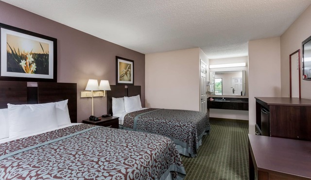 Days Inn by Wyndham Lugoff