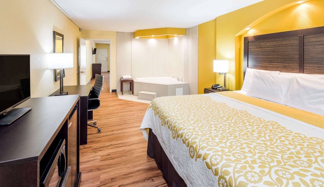 Days Inn by Wyndham Madison