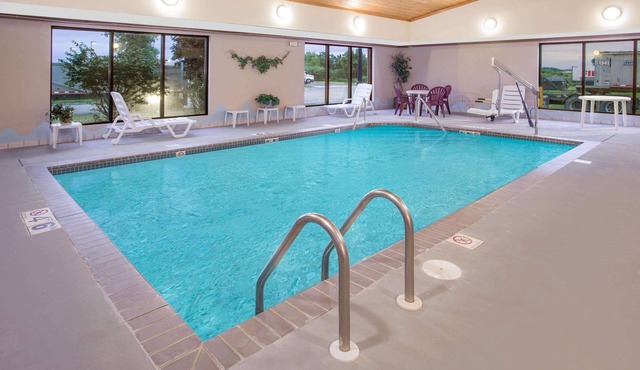 Days Inn by Wyndham Madison NE/Windsor