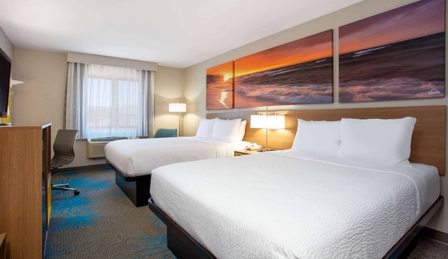 Days Inn by Wyndham Marquette