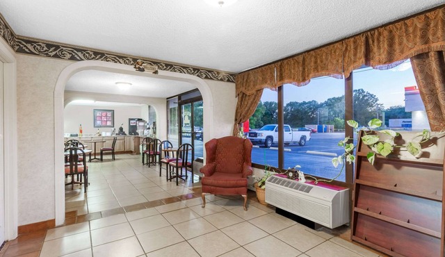 Days Inn by Wyndham Martin
