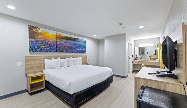 Days Inn by Wyndham McKinney